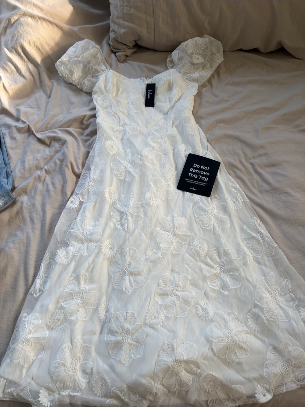 Lulu's White Floral Embroidered Dress